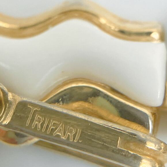 Vintage Signed Trifari Choker Necklace, Modern Zig Zag Chevron - Picture 8 of 11